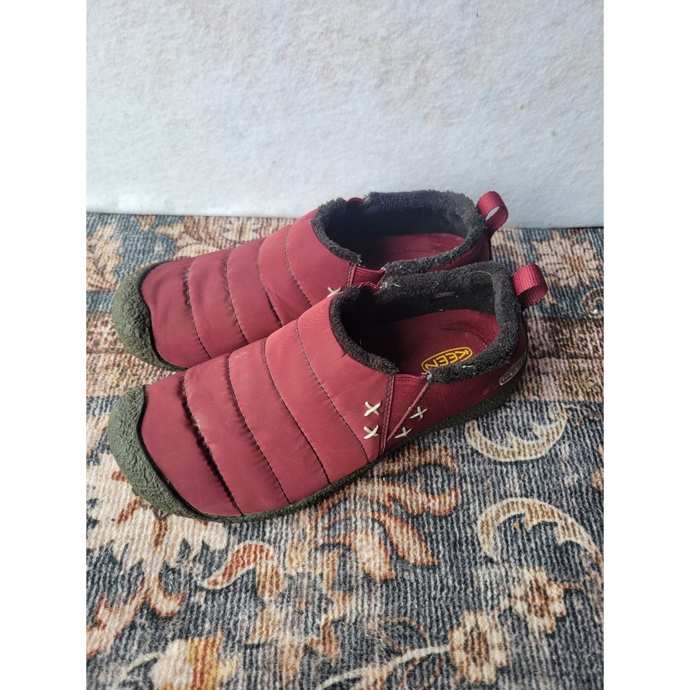 KEEN Howser II Quilted Slip On Shoes Burgundy Red Fleece Lined Womens 9